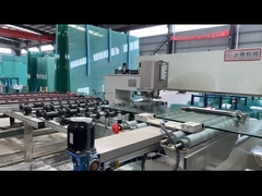 Várias linhas de produção com uma fábrica de 4000 metros quadrados.